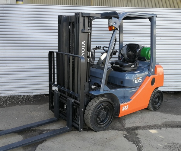 Toyota 2000kg triplex 2018r (5ad)   