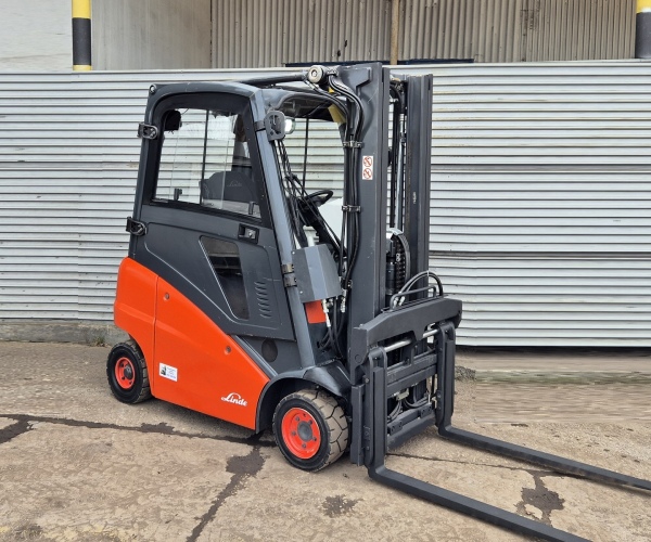 Linde 1600kg triplex 2018r (3dc)   