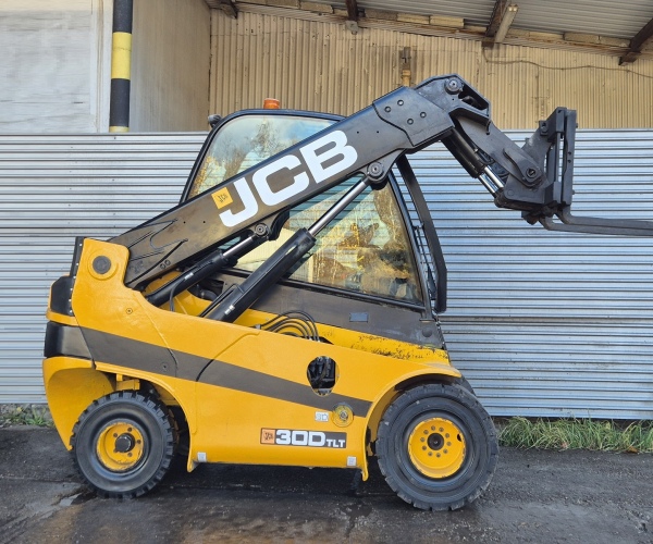 JCB 3000kg teleskopowy diesel 2019r (01df)  