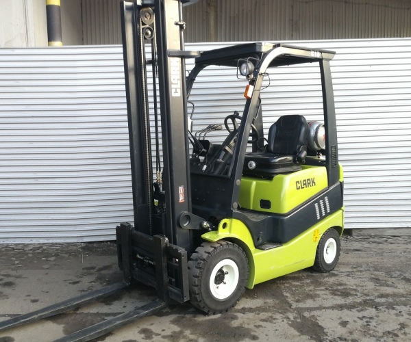 Clark 1500kg 2018r (5af)    