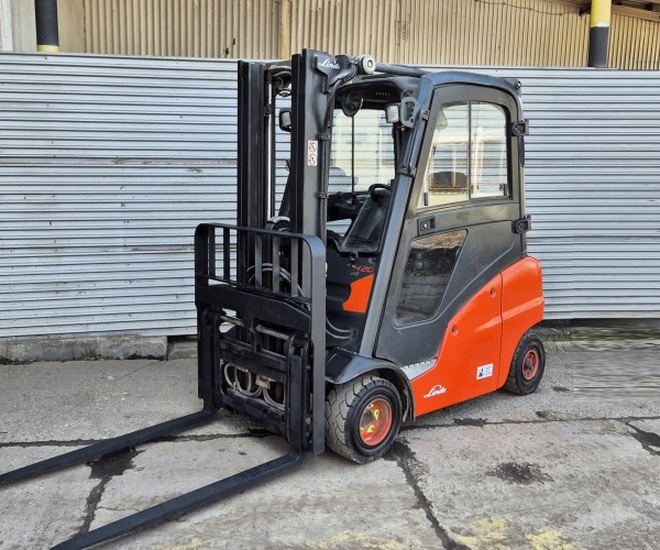 Linde 2000kg triplex 2017r (3dd)  