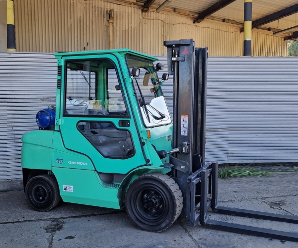 Mitsubishi 3500kg  2019r   (9bd)  