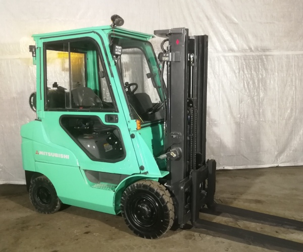 Mitsubishi 2000kg  2016r   (2aa)   
