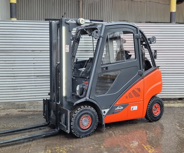 Linde 2000kg triplex 2019r (2dc)   