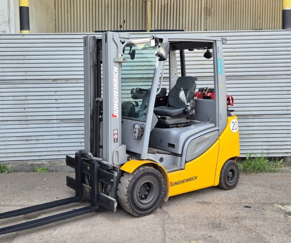 Jungheinrich 2000kg triplex 2019r (5da)  