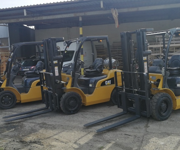Caterpillar  2500kg  triplex  2015r (2ab)  