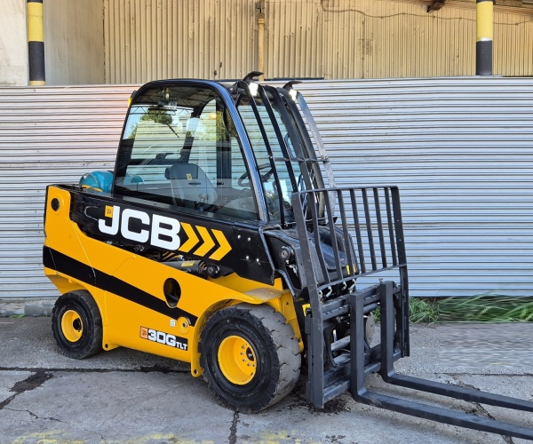 JCB 3000kg teleskopowy 2019r (9df)  