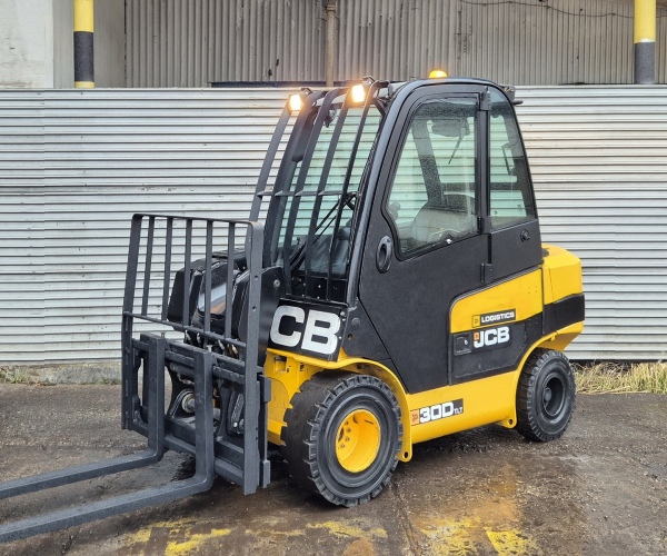 JCB 3000kg diesel teleskopowy 2018r  (01dg)   (1)