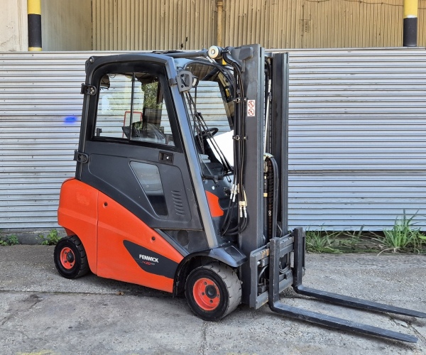 Linde 2000kg triplex 2017r (7da)  
