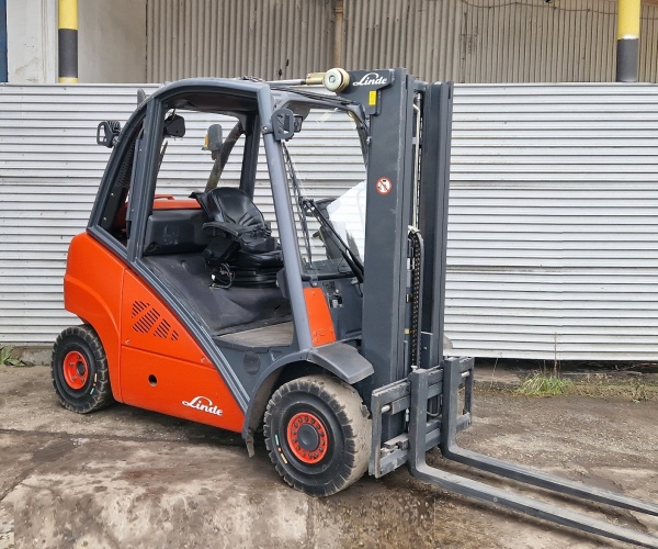 Linde 2500kg triplex 2012r (00cb)