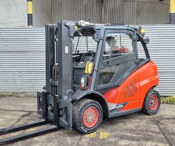 Linde 4500kg diesel triplex 2018r    (02da) 